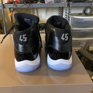 Jordan 11’s  Space Jam retros